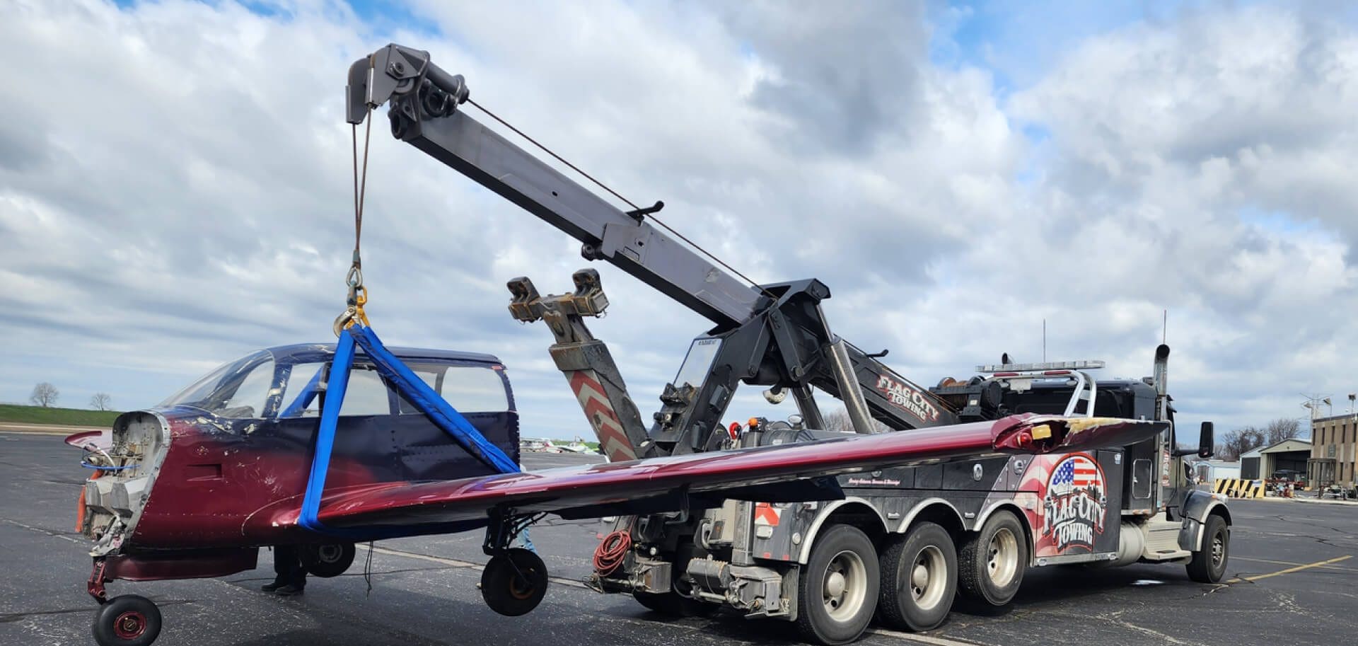 Flag City Towing
Your source for professional light- to heavy-duty towing and recovery, roadside assistance, transport and hazardous materials services in the tri-state area.
Request Help
